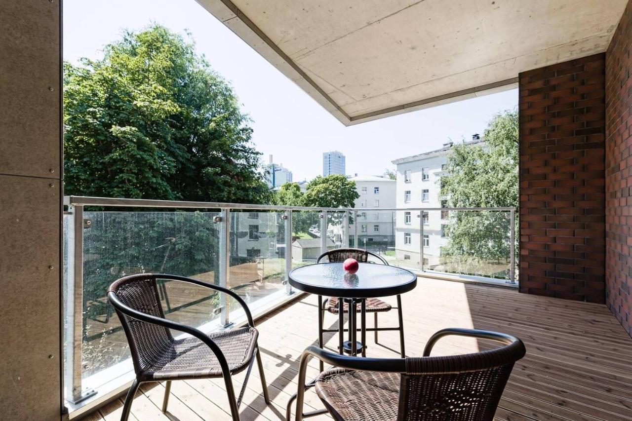 Central Apartments, Quiet With Free Parking And Ac. 塔林 外观 照片
