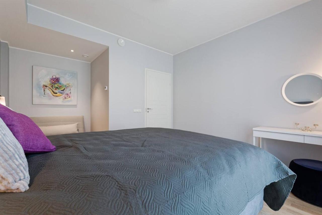Central Apartments, Quiet With Free Parking And Ac. 塔林 外观 照片