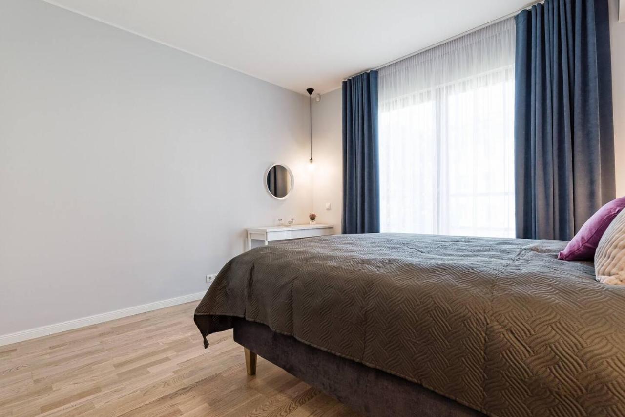Central Apartments, Quiet With Free Parking And Ac. 塔林 外观 照片