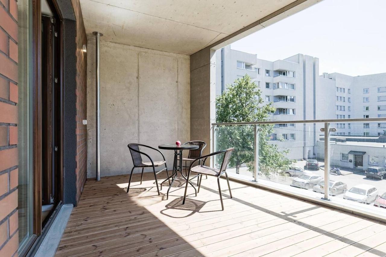 Central Apartments, Quiet With Free Parking And Ac. 塔林 外观 照片