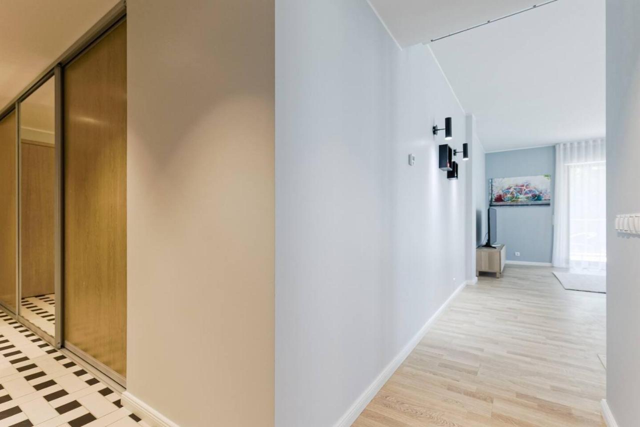 Central Apartments, Quiet With Free Parking And Ac. 塔林 外观 照片