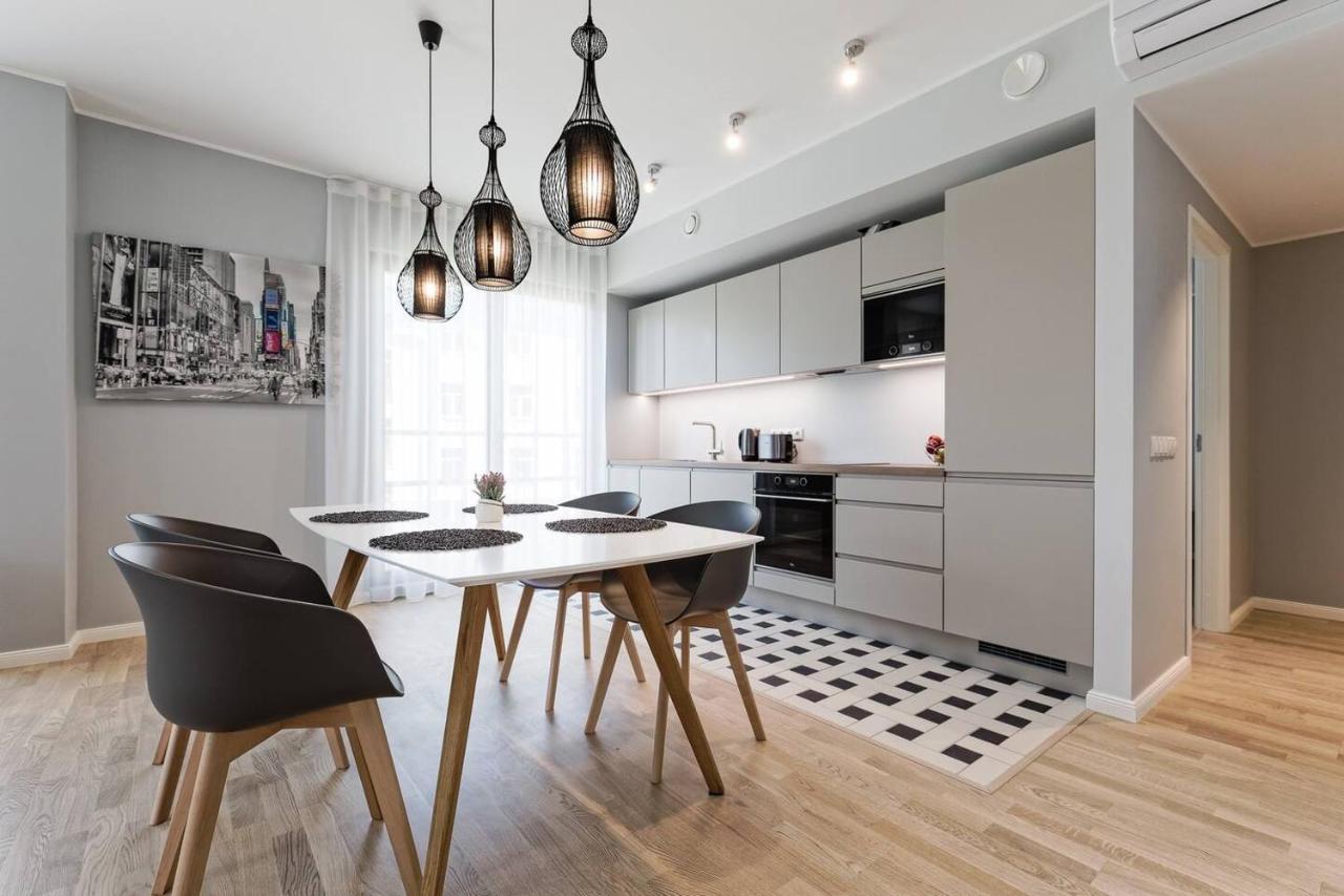 Central Apartments, Quiet With Free Parking And Ac. 塔林 外观 照片