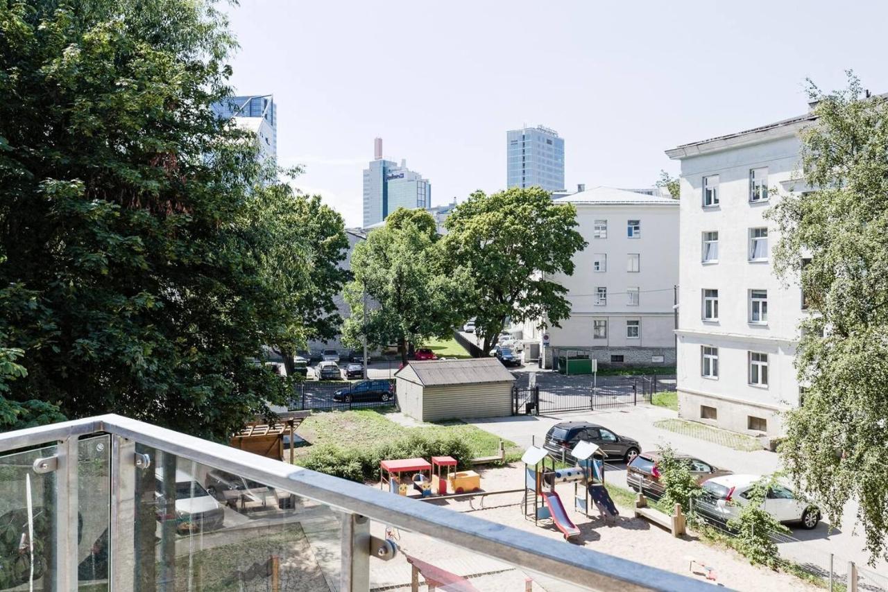 Central Apartments, Quiet With Free Parking And Ac. 塔林 外观 照片