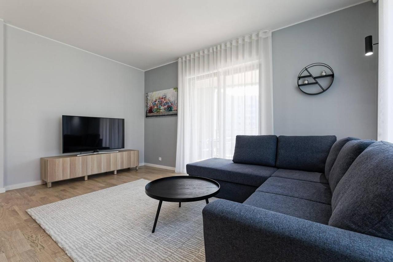 Central Apartments, Quiet With Free Parking And Ac. 塔林 外观 照片