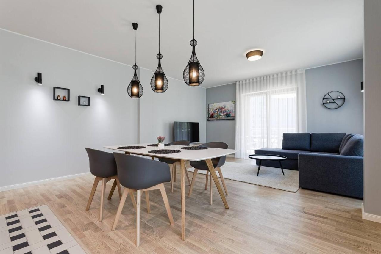 Central Apartments, Quiet With Free Parking And Ac. 塔林 外观 照片