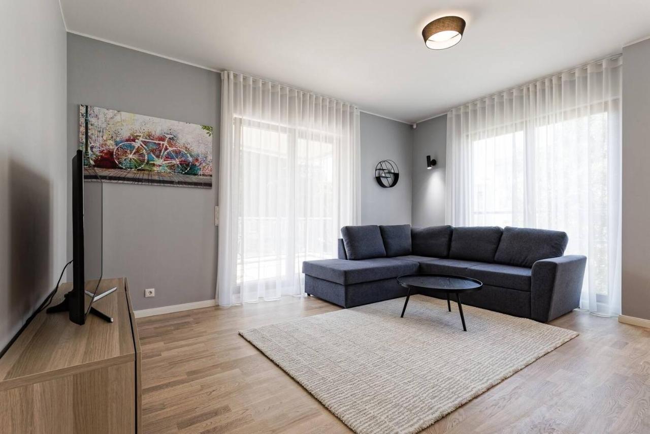 Central Apartments, Quiet With Free Parking And Ac. 塔林 外观 照片