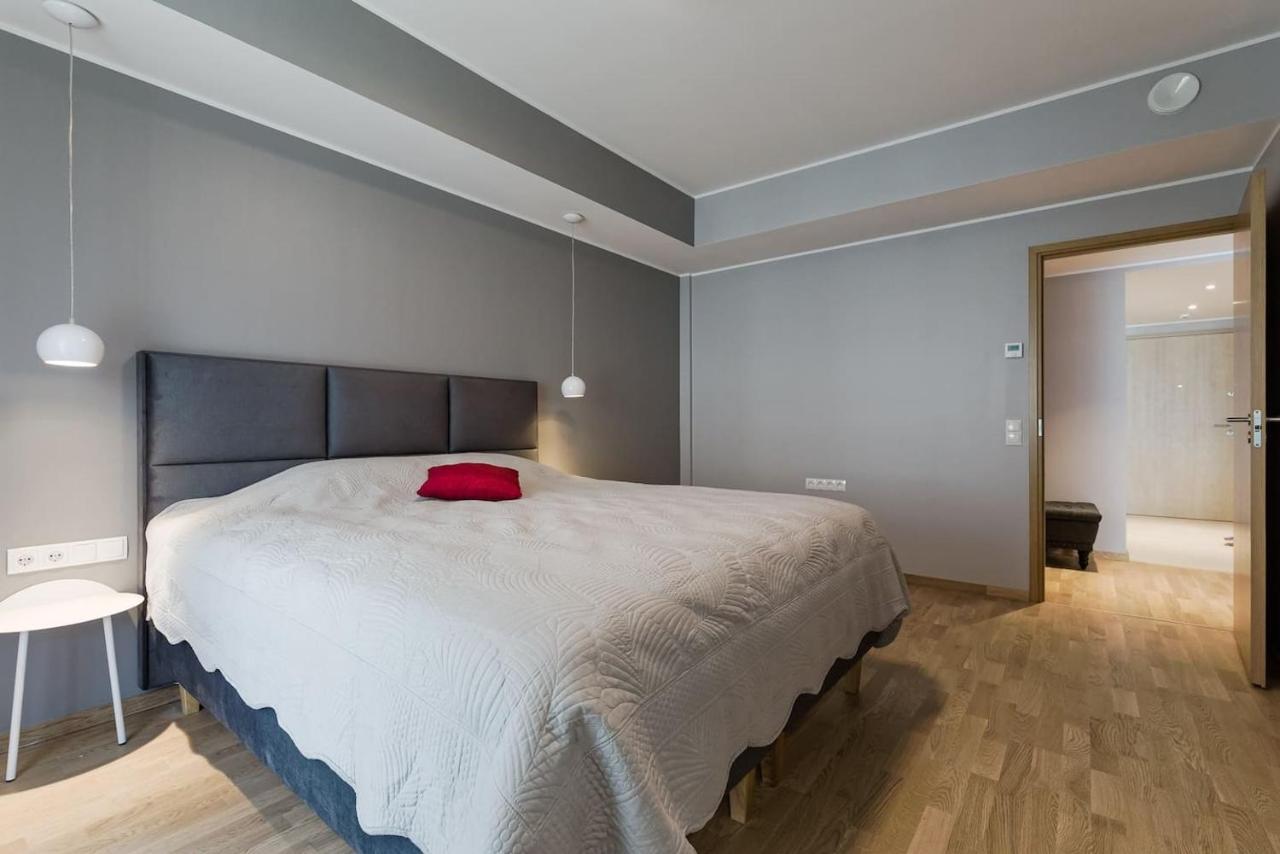 Central Apartments, Quiet With Free Parking And Ac. 塔林 外观 照片