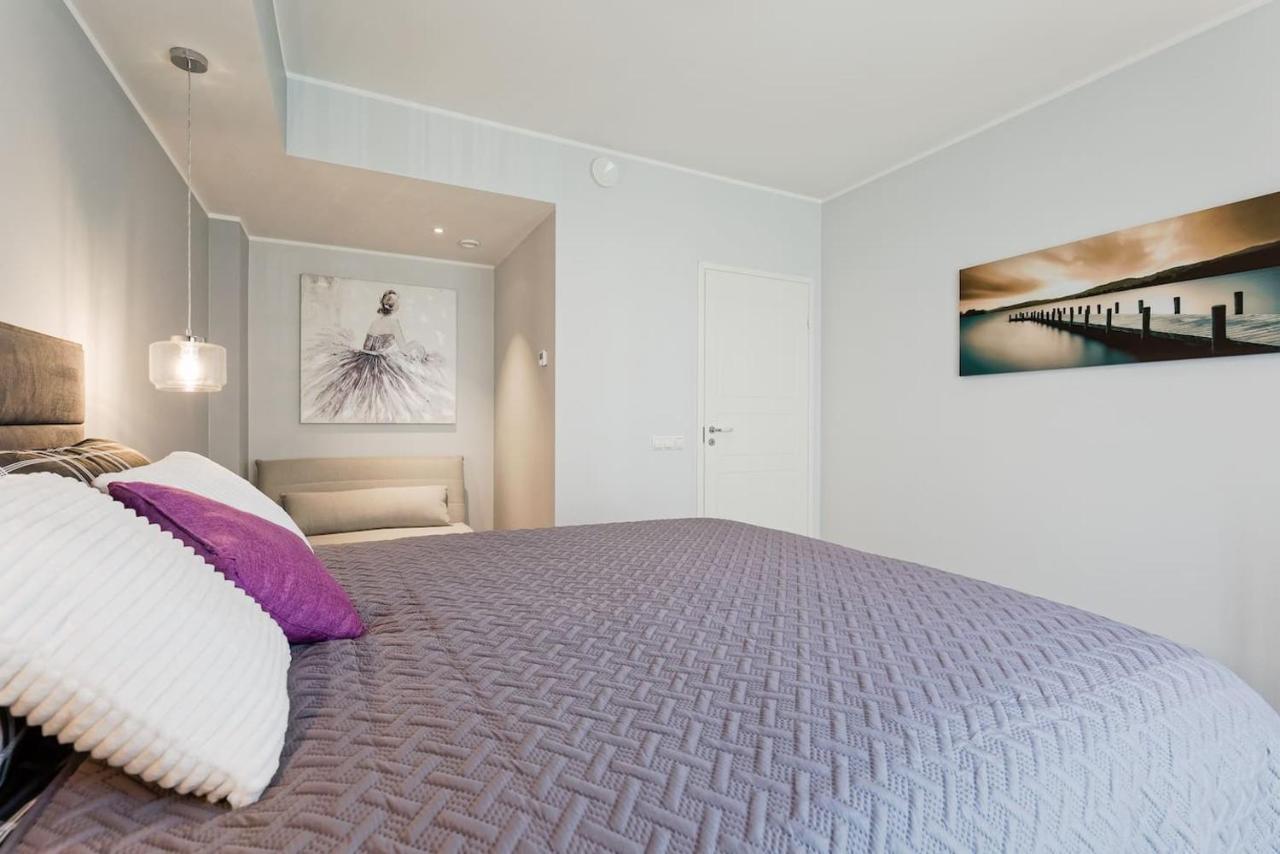 Central Apartments, Quiet With Free Parking And Ac. 塔林 外观 照片