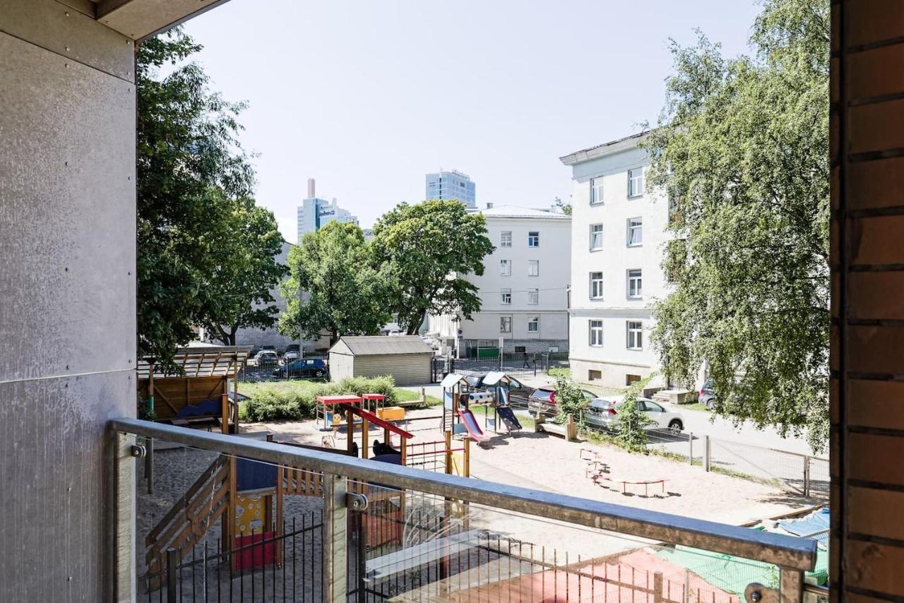 Central Apartments, Quiet With Free Parking And Ac. 塔林 外观 照片