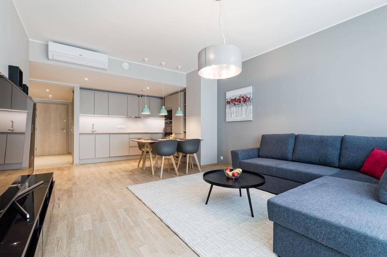 Central Apartments, Quiet With Free Parking And Ac. 塔林 外观 照片