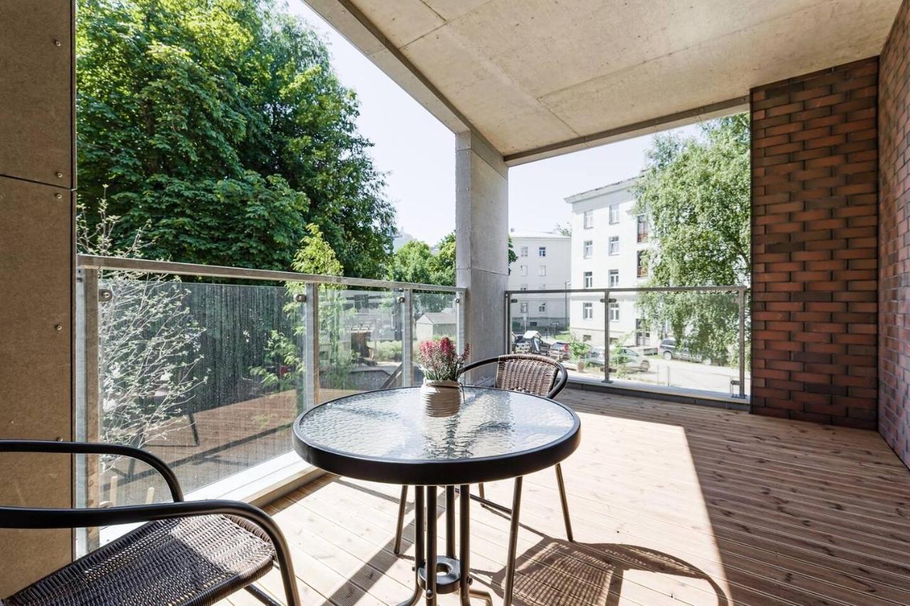 Central Apartments, Quiet With Free Parking And Ac. 塔林 外观 照片