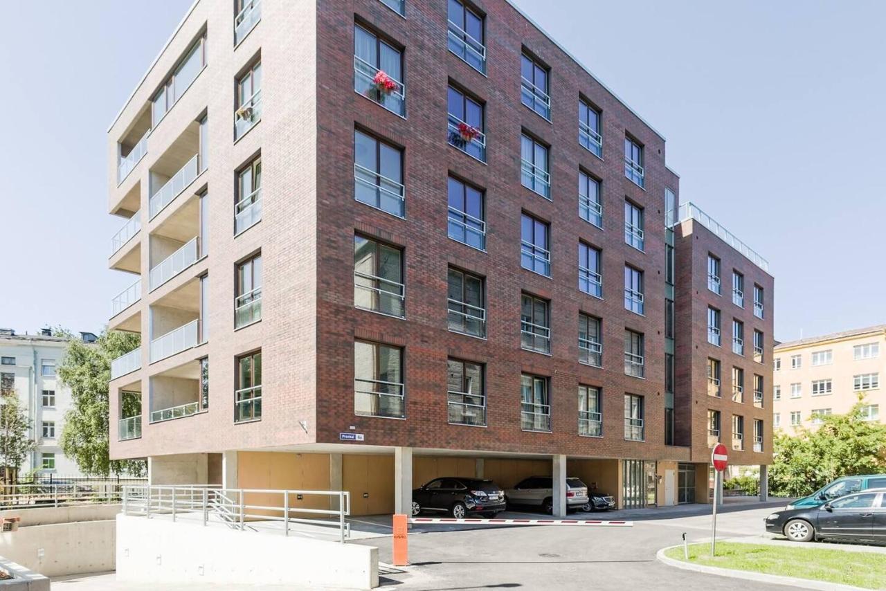 Central Apartments, Quiet With Free Parking And Ac. 塔林 外观 照片