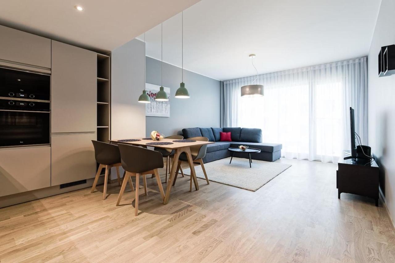Central Apartments, Quiet With Free Parking And Ac. 塔林 外观 照片