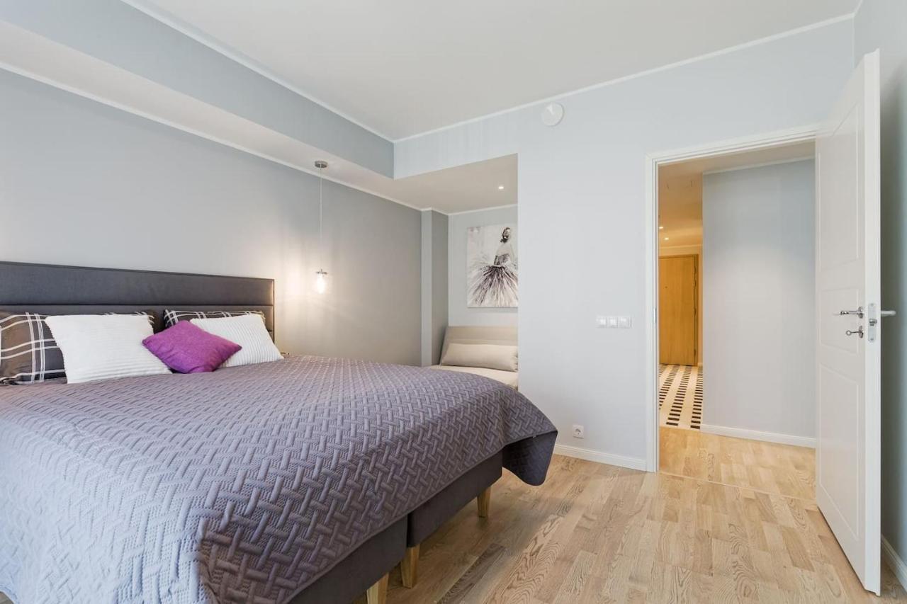 Central Apartments, Quiet With Free Parking And Ac. 塔林 外观 照片